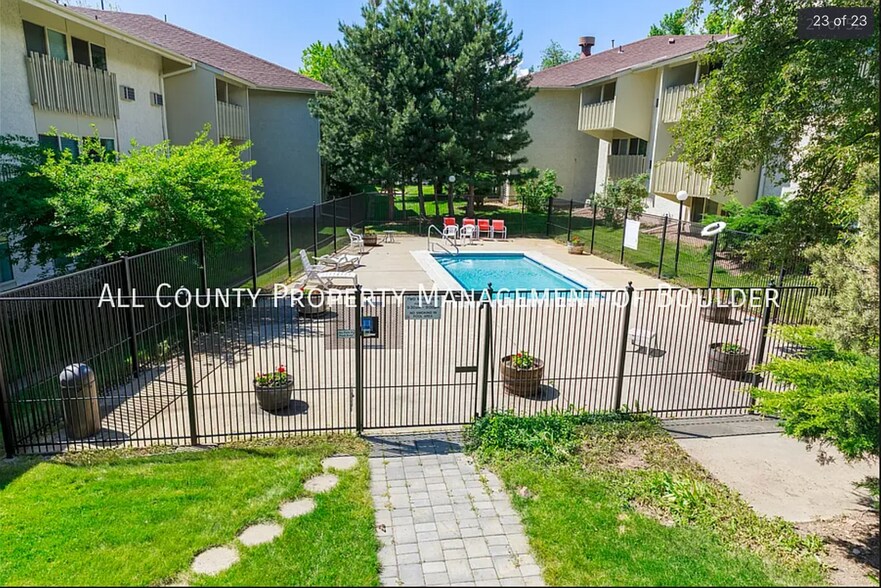 Building Photo - 2707 Valmont Rd