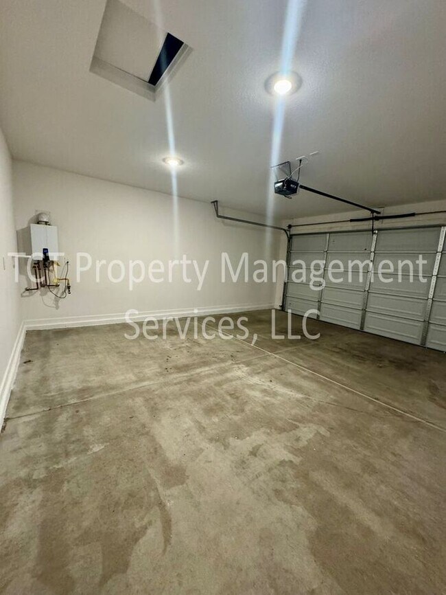 Building Photo - Beautiful Upgraded home in San Tan Groves