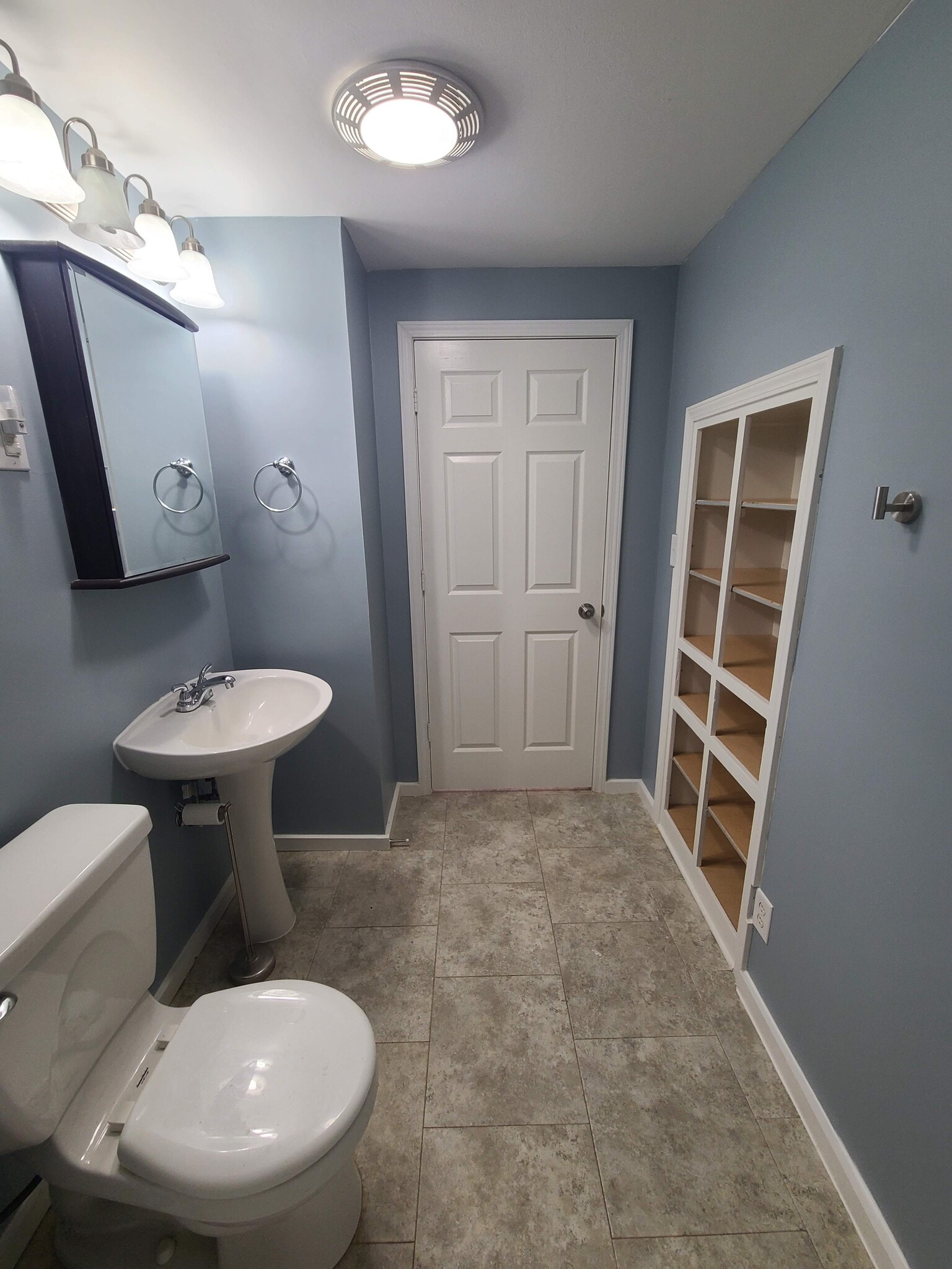 Upstairs bathroom - 707 E Wood St