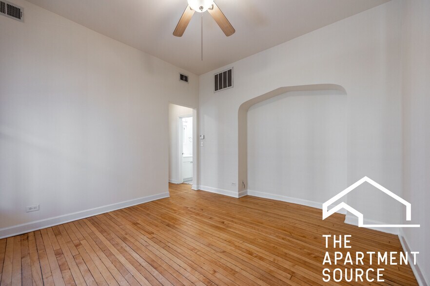 Building Photo - 2130 W Concord Pl