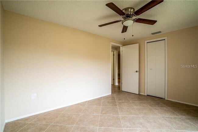 Building Photo - 12217 Buttonwood Row
