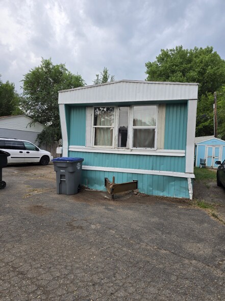 Building Photo - 10 9th Ave
