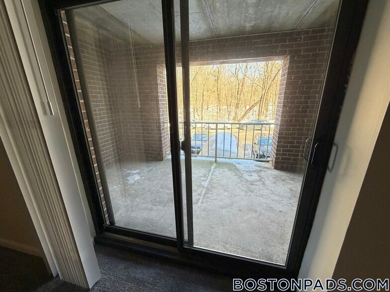 Building Photo - 60 Reservoir St