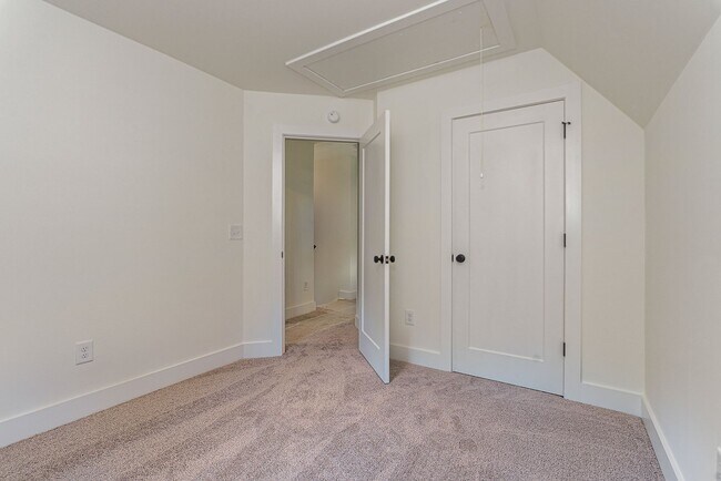 Building Photo - Gorgeous New Construction near Downtown Du...