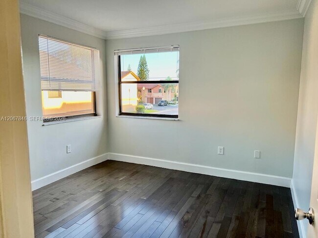 Building Photo - 900 SW 113th Terrace