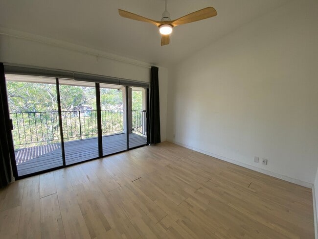 Building Photo - Alamo Heights Gem ~  2 / 2.5 Multi-Level C...
