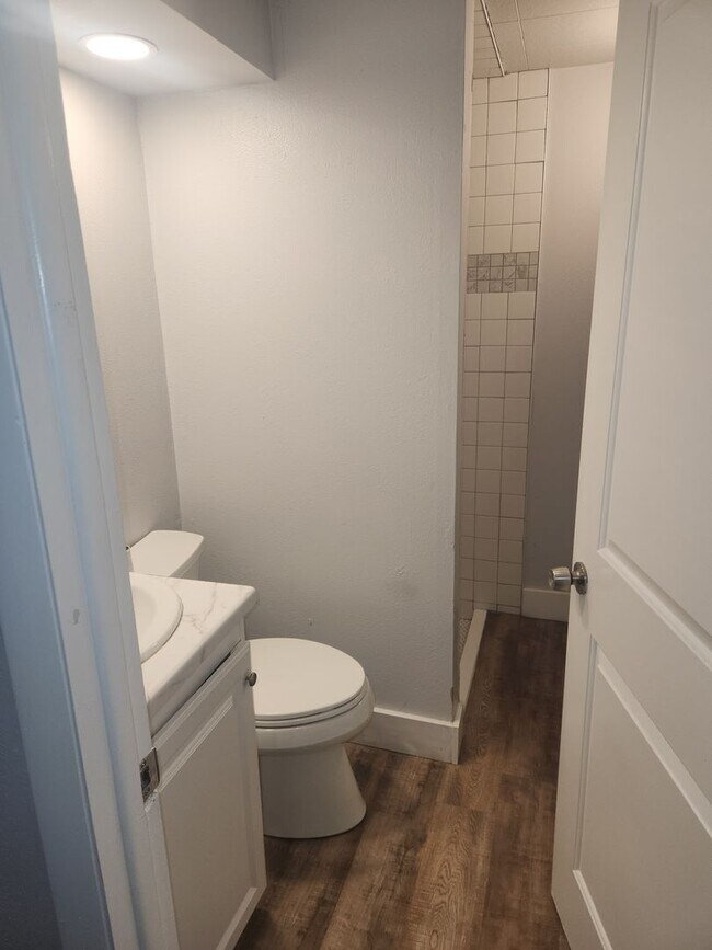 Building Photo - Lovely 4 Bedroom, 2 Bath home available NOW!