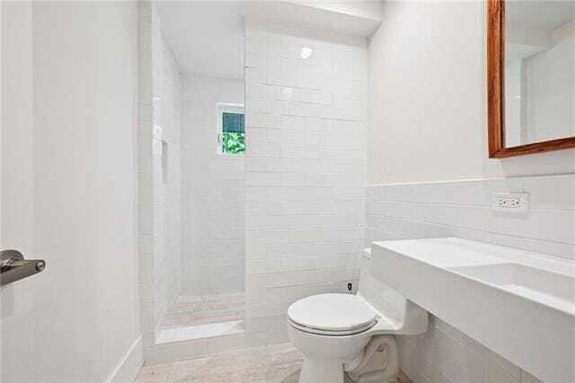 Building Photo - 204 Woodlawn Ct