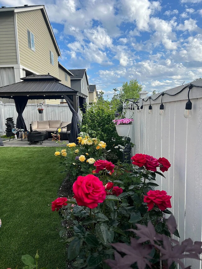 Building Photo - 3742 80th Ave NE