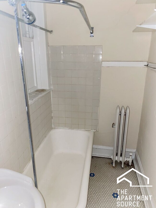 Building Photo - 638 W Arlington Pl