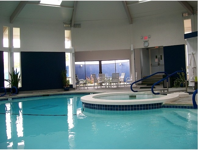 Indoor Pool/Spa - Carillon Tower