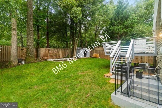 Building Photo - 8461 Yellow Leaf Ct