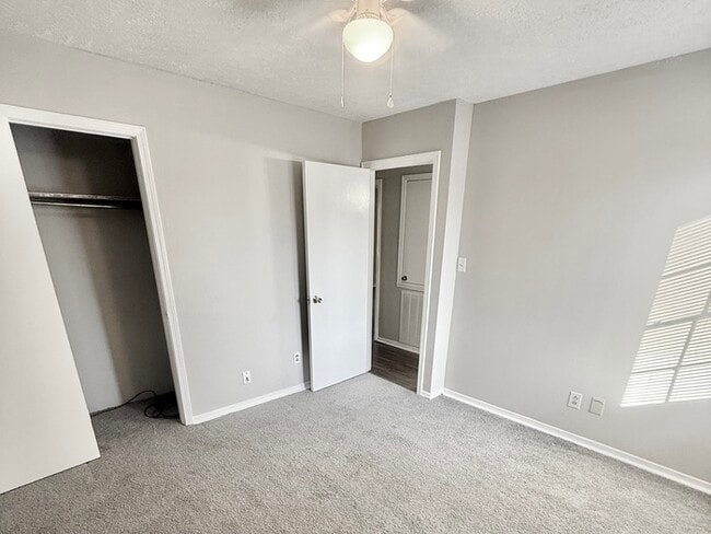 Building Photo - 52 Landmark Loop