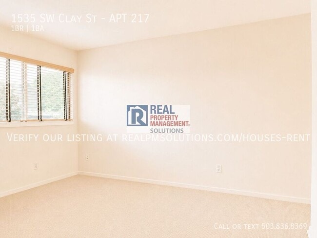 Building Photo - 1535 SW Clay St