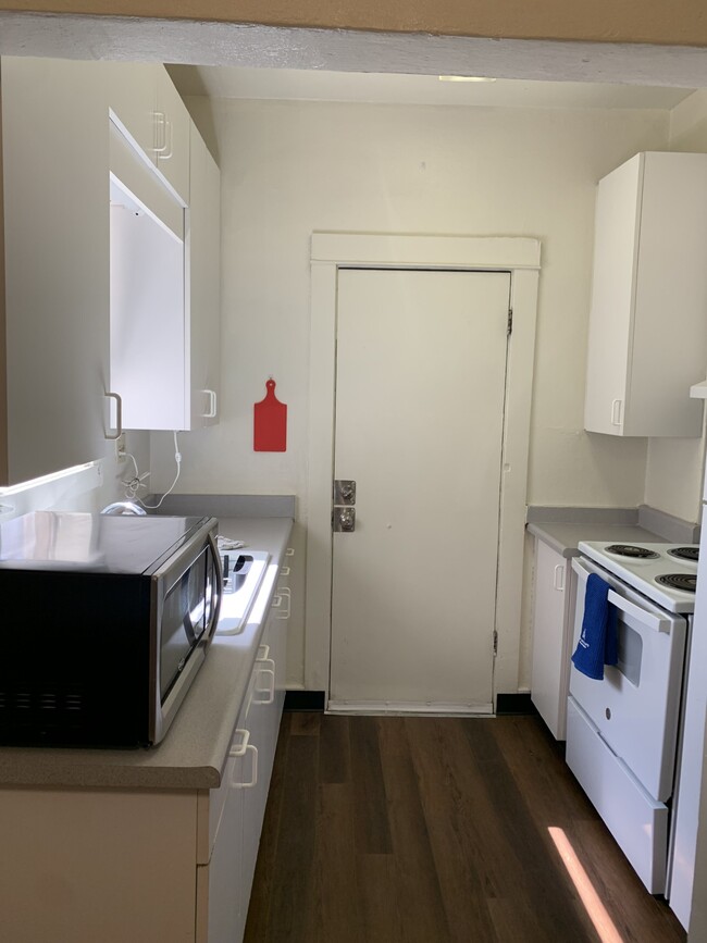 Building Photo - 1200 N Campbell Ave