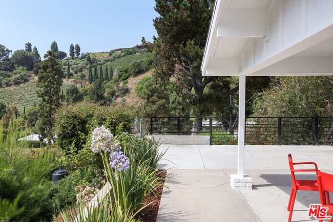Building Photo - 1279 El Hito Cir