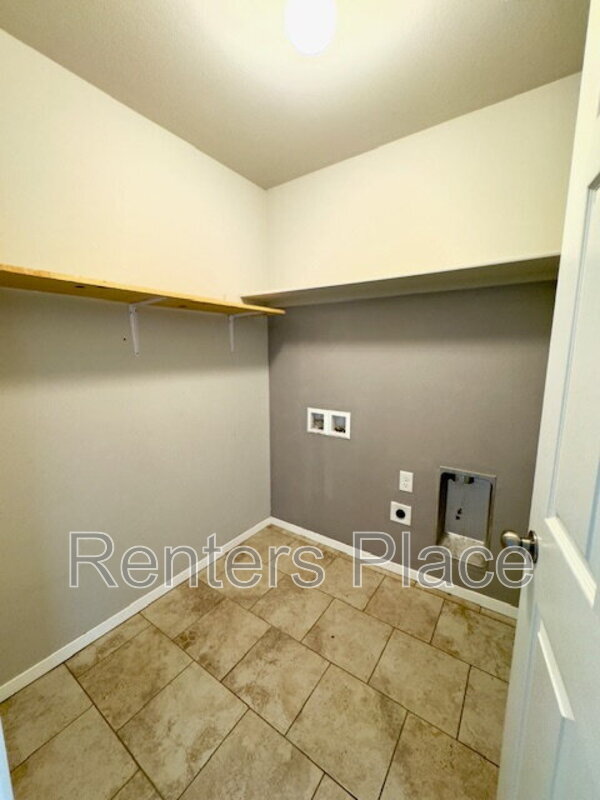 Building Photo - 1228 E Toledo St
