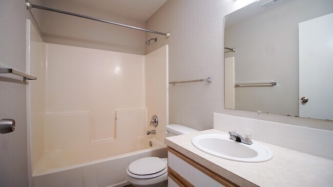 Building Photo - 1017 N Stilson Rd