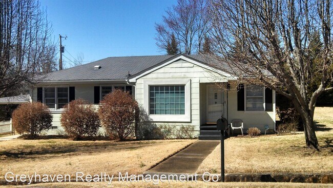 Primary Photo - 3 br, 2 bath House - 4803 Orchard View Ave