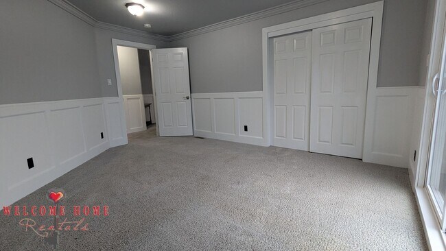 Building Photo - 4520 S Thompson Ave