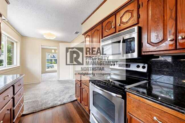 Building Photo - 902 Arrowhead Dr