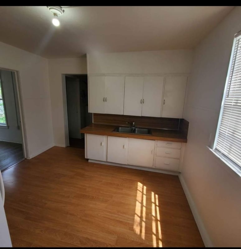 Building Photo - 114 24th St