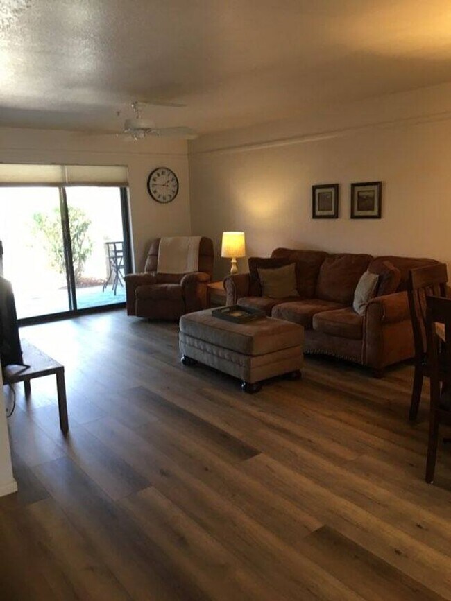 Building Photo - Furnished Condo Summer Rental