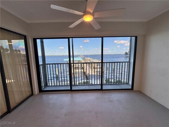 Building Photo - 2711 First St