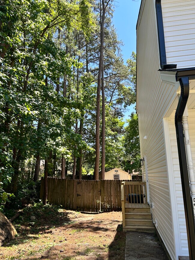 Building Photo - 5304 Wenesly Ct