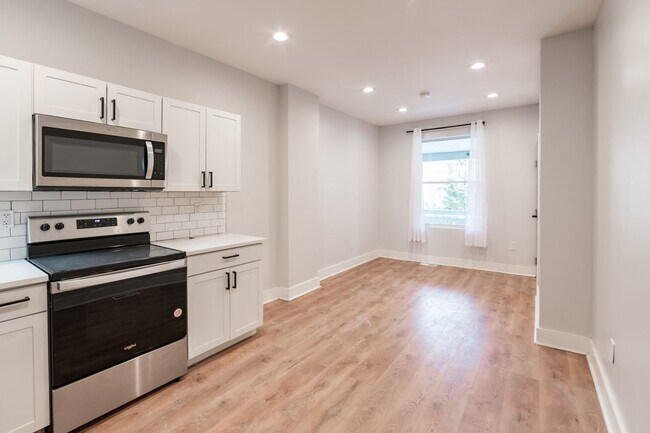 Building Photo - 5111 Willows Ave