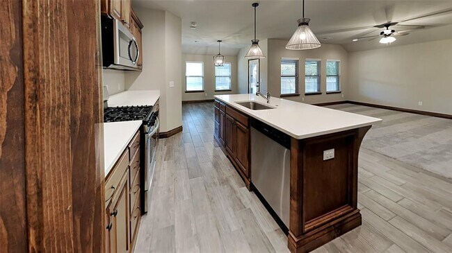 Building Photo - 7055 Richardson Ct