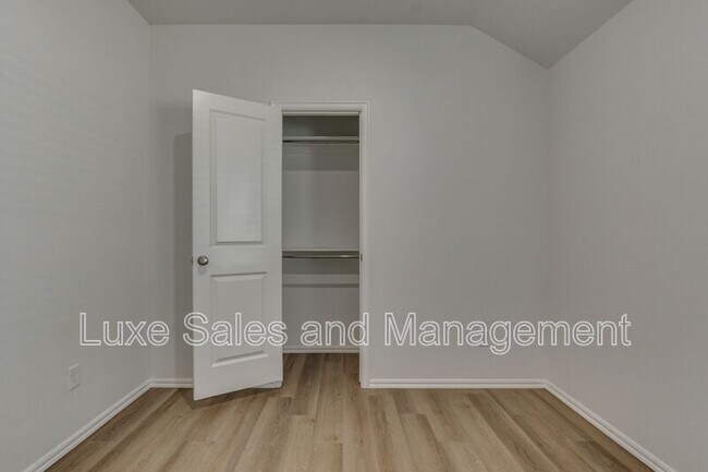 Building Photo - 11607 Mackenzie Wy