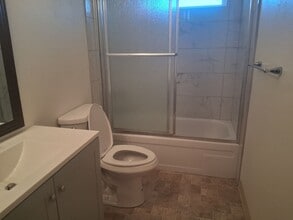 Building Photo - 964 W Center St