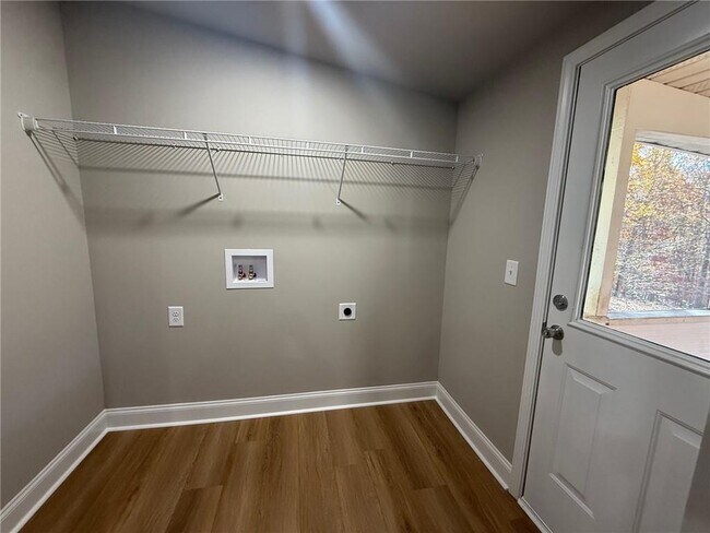 Building Photo - 3726 Bolding Rd