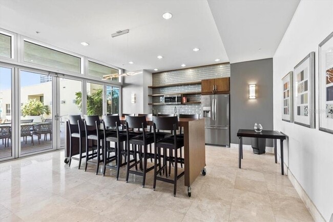 Building Photo - 400 4th Ave S