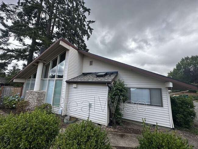 Building Photo - 7730 SW Eaker Pl
