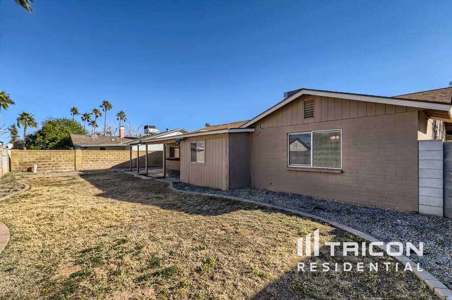 Building Photo - 850 W Lobo Ave