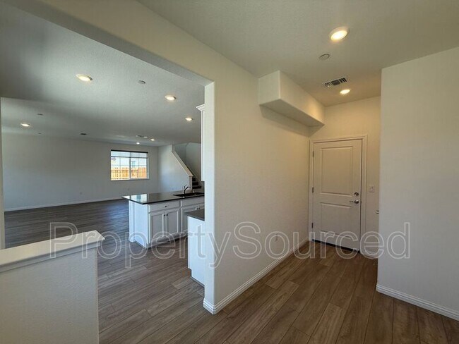 Building Photo - 1567 Halo Ave