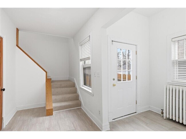 Building Photo - 546 Ashland Ave