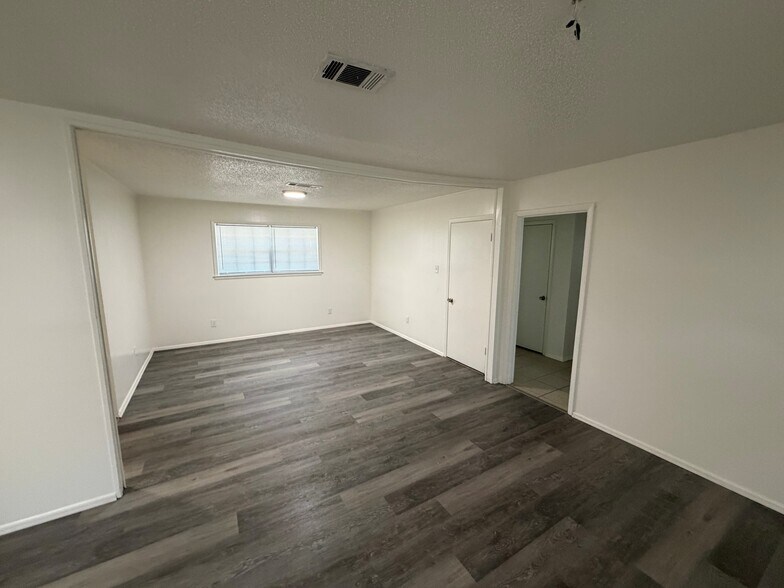 Living/Dining Room - 2065 Camp Wilkes Rd