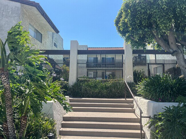 Building Photo - Woodman Apartments