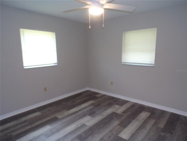 Building Photo - 1088 Melville Rd