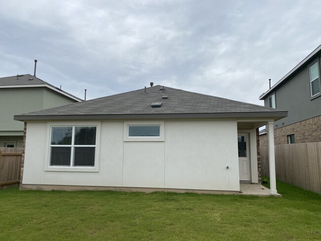 Building Photo - 204 Sunset Deer Ln