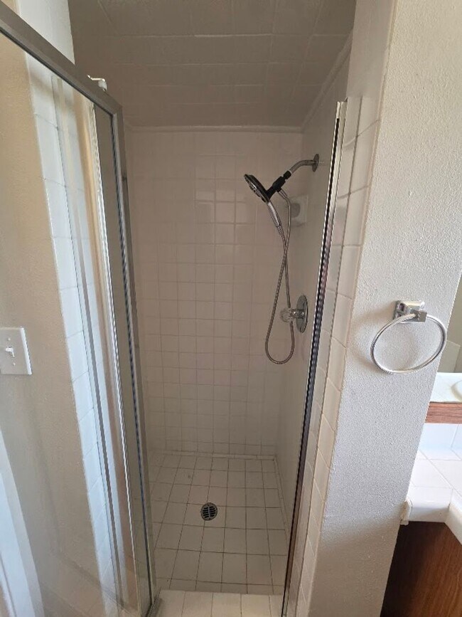 Building Photo - TURNKEY-RENT READY SPACIOUS 2BD/2BA HOME, ...