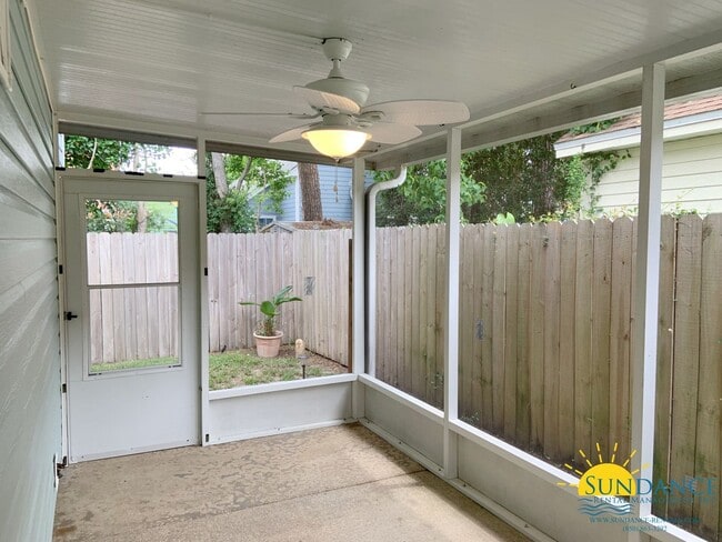 Building Photo - Beautiful Two Bedroom with Converted Garage in FWB!