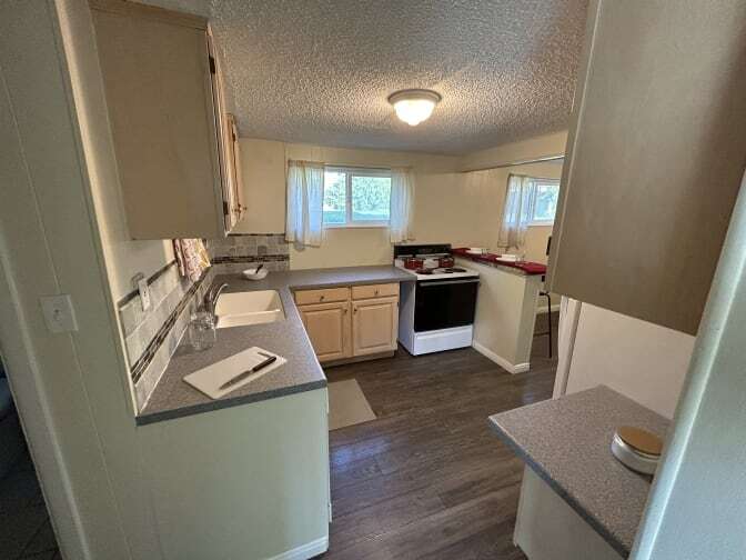 Kitchen - 1766 E S Woodside Dr