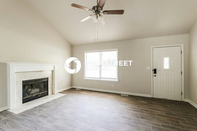 Building Photo - 3 Bedroom Pet-Friendly Home in LOUISVILLE,...