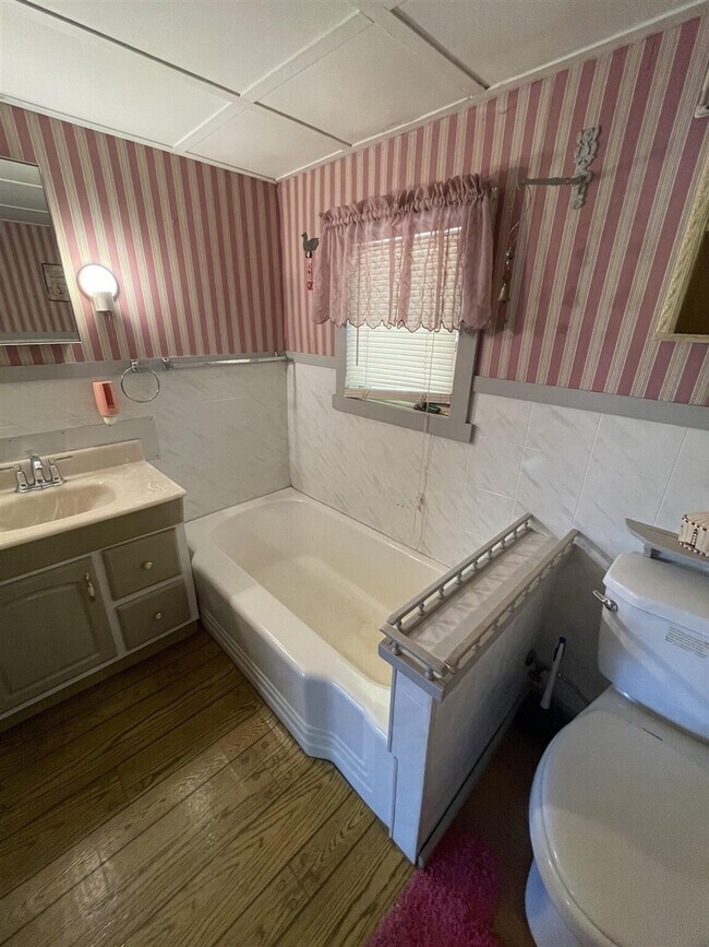 Building Photo - 773 Sebago Rd