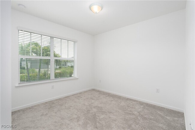 Building Photo - 42428 Cascade Dr
