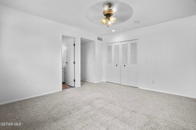 Building Photo - 244 Paso Noble Dr